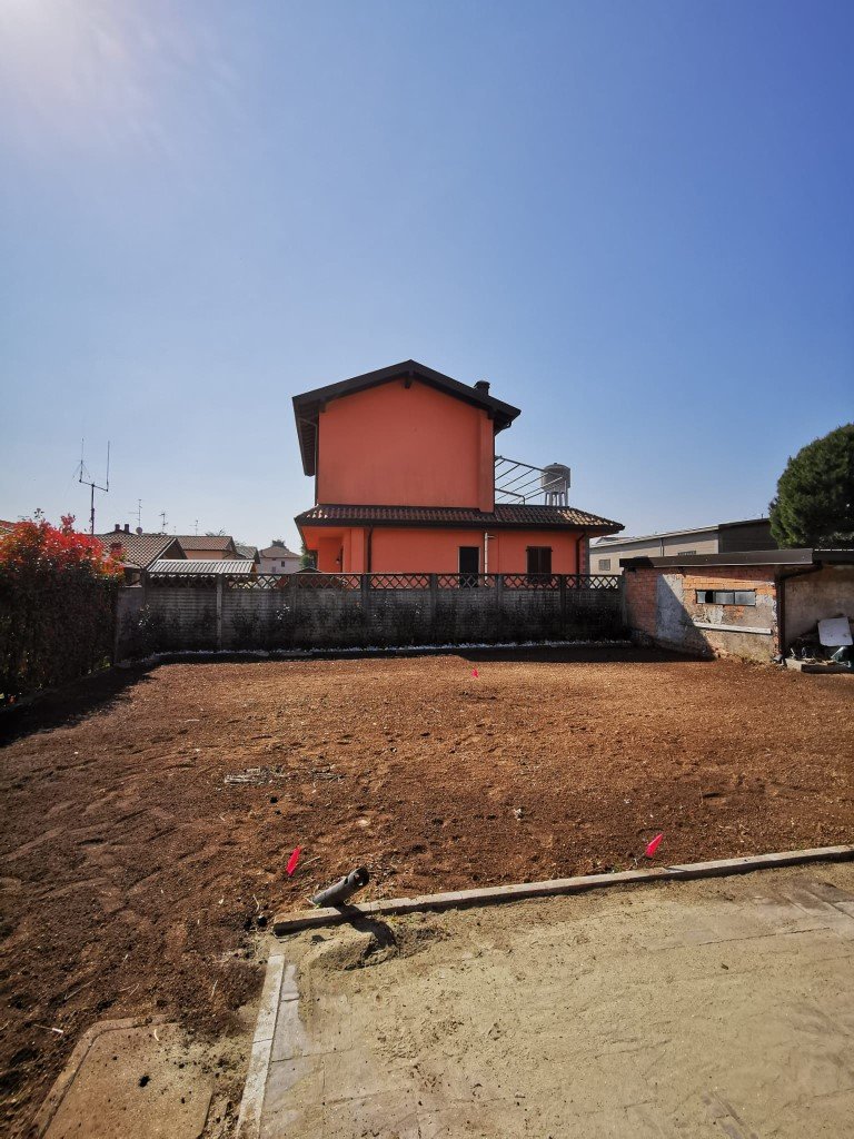 realizzazione-giardino-chiavi-in-mano-villa-privata (3) progettazione giardino di una villa